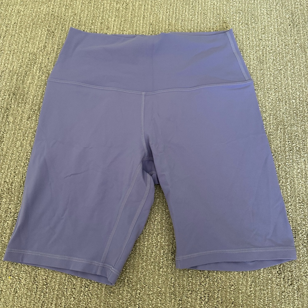 Lululemon Women’s Wunder Train 8” Bike Shorts, size 8